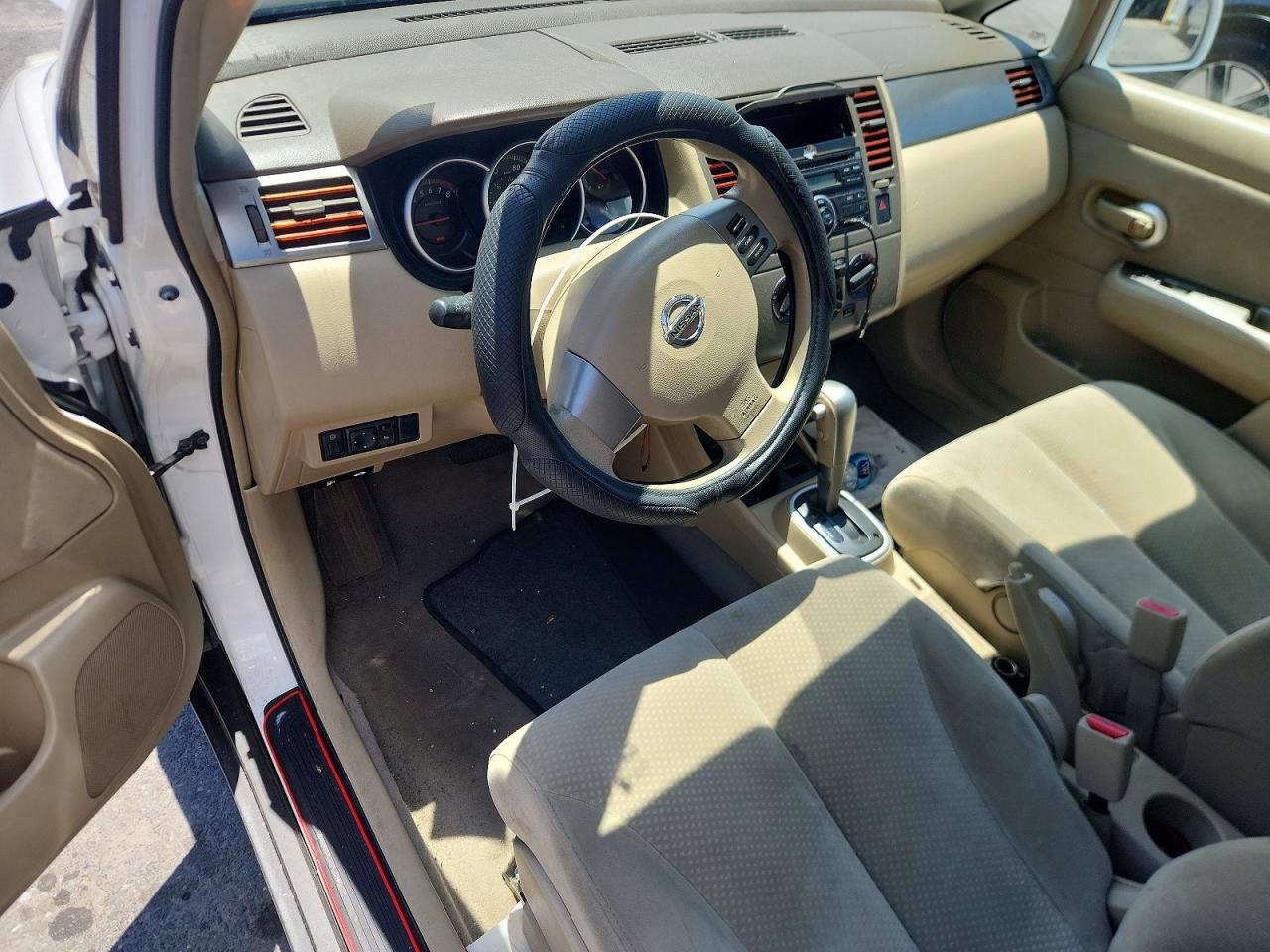 2011 NISSAN VERSA