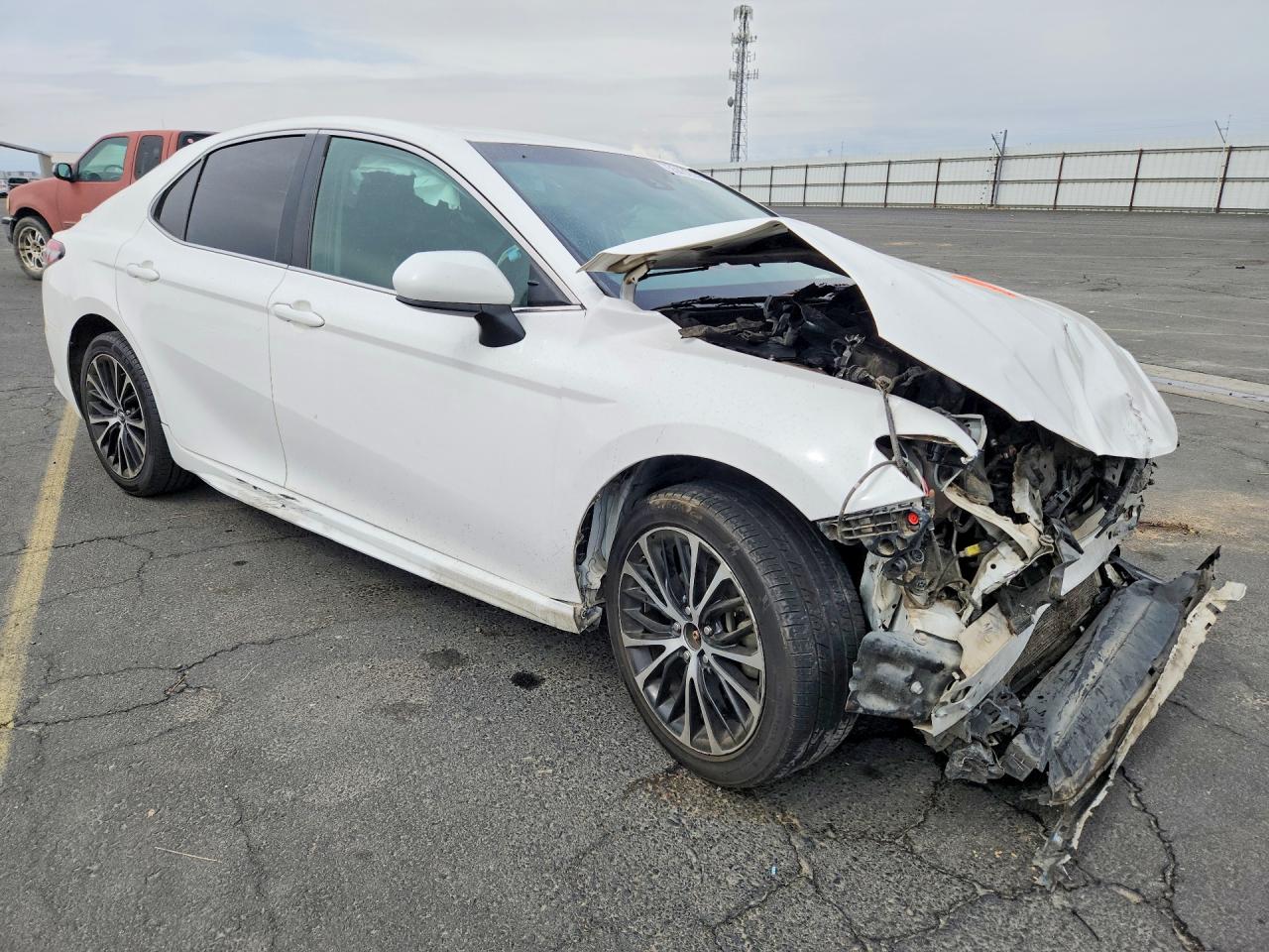 2018 TOYOTA CAMRY
