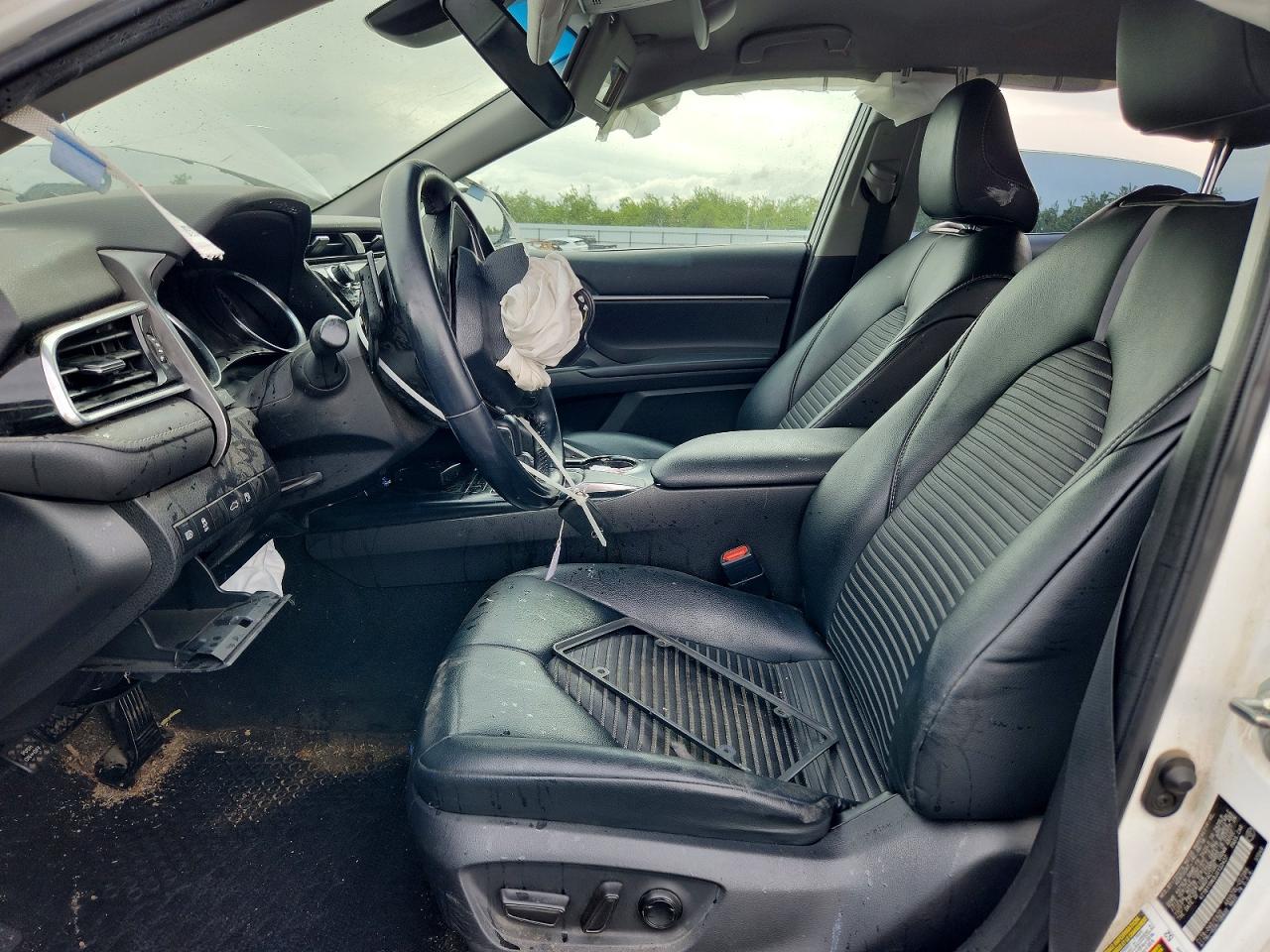 2018 TOYOTA CAMRY