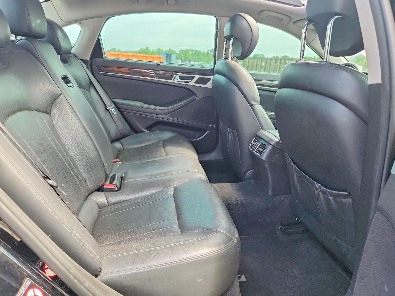 2015 HYUNDAI GENESIS