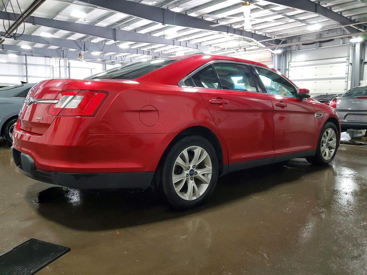 2011 FORD TAURUS