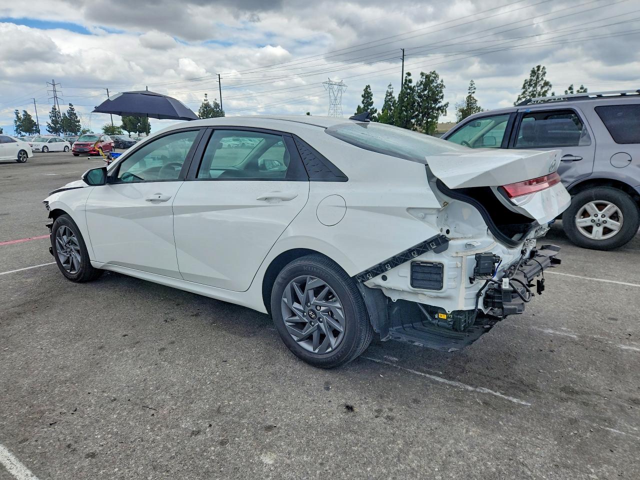 2024 HYUNDAI ELANTRA