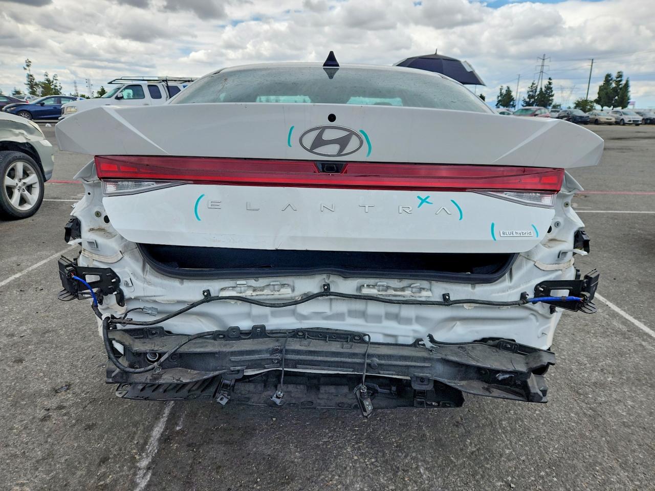 2024 HYUNDAI ELANTRA