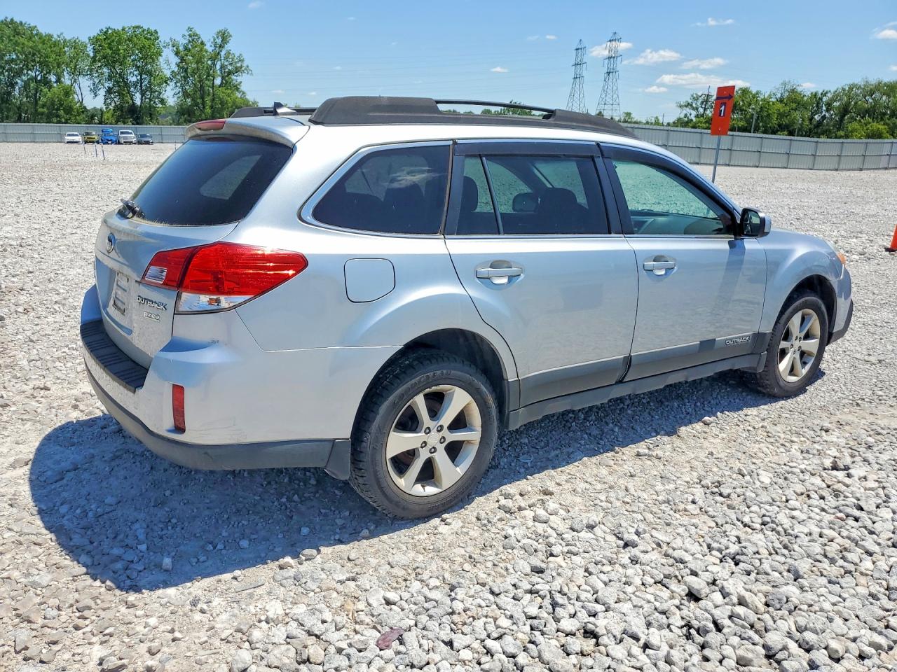 2013 SUBARU OUTBACK