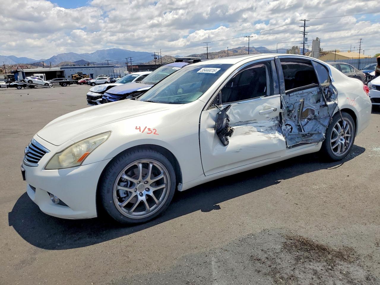 2013 INFINITI G37