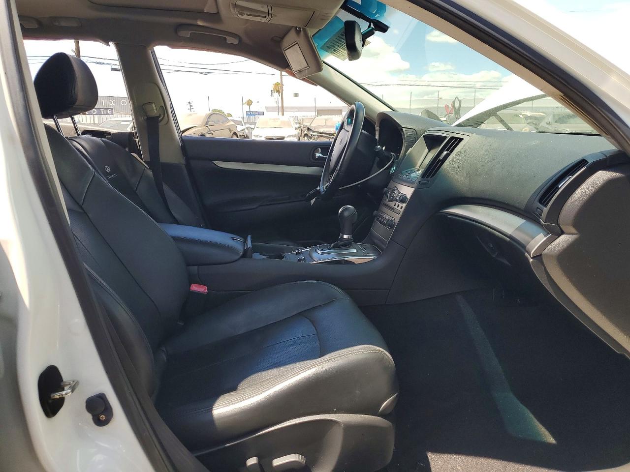 2013 INFINITI G37