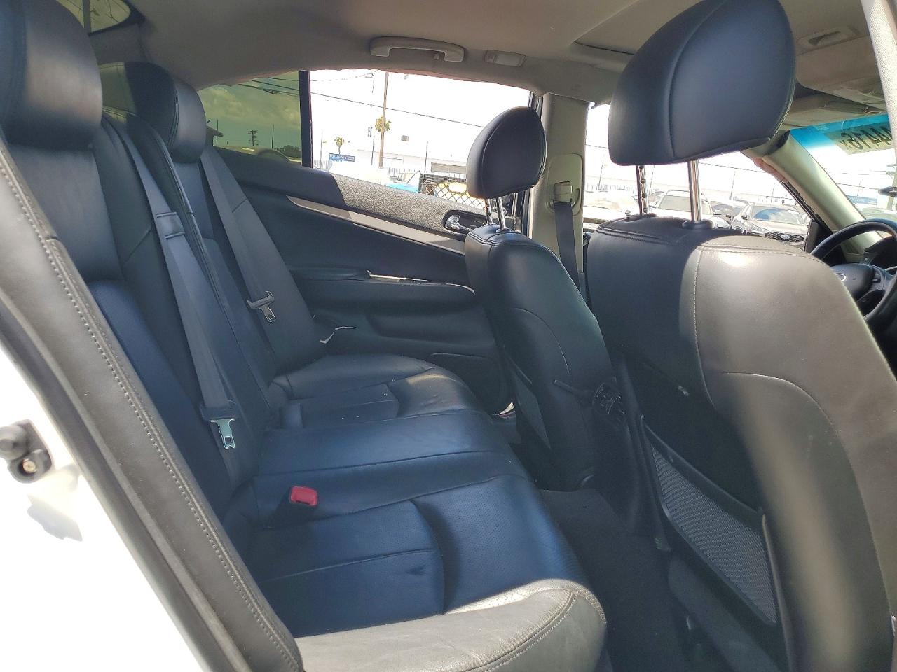 2013 INFINITI G37