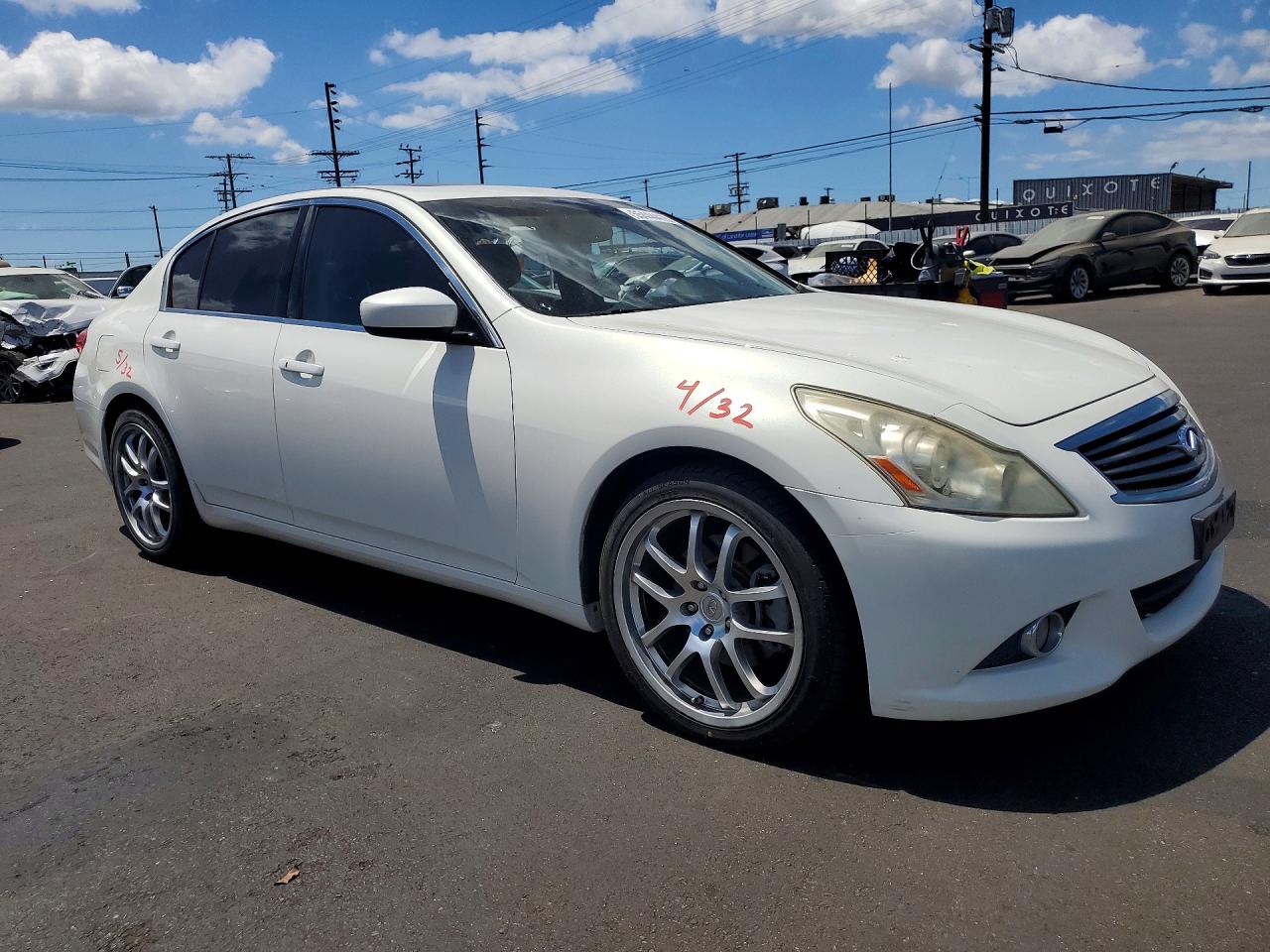 2013 INFINITI G37