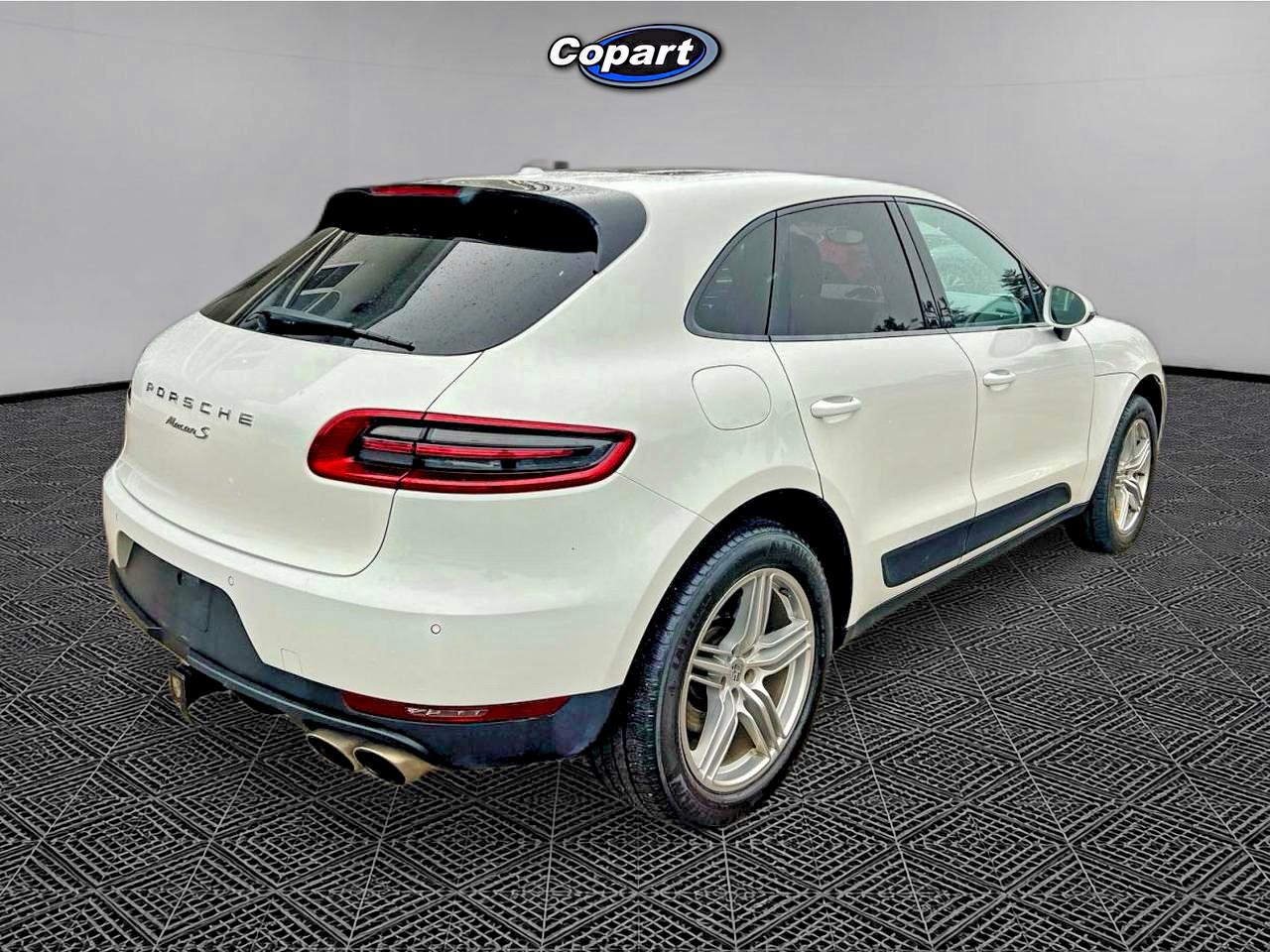 2015 PORSCHE MACAN