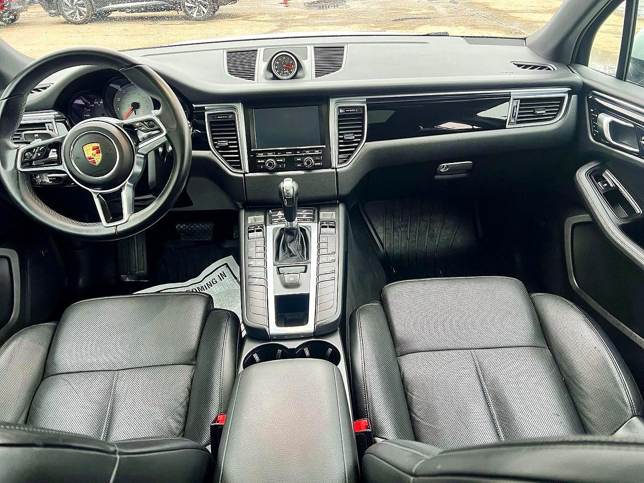 2015 PORSCHE MACAN
