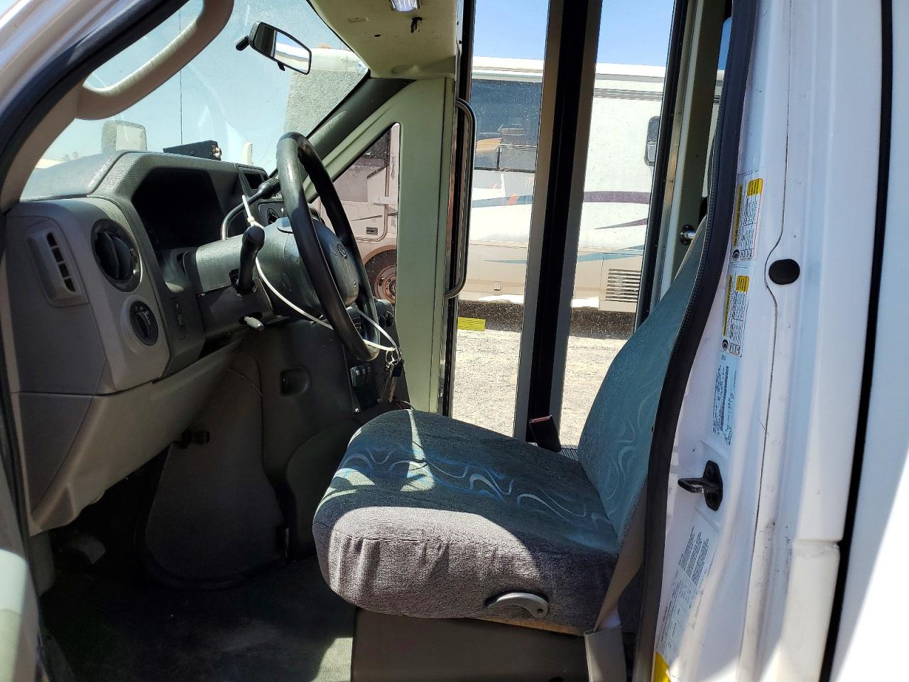 2009 FORD ECONOLINE