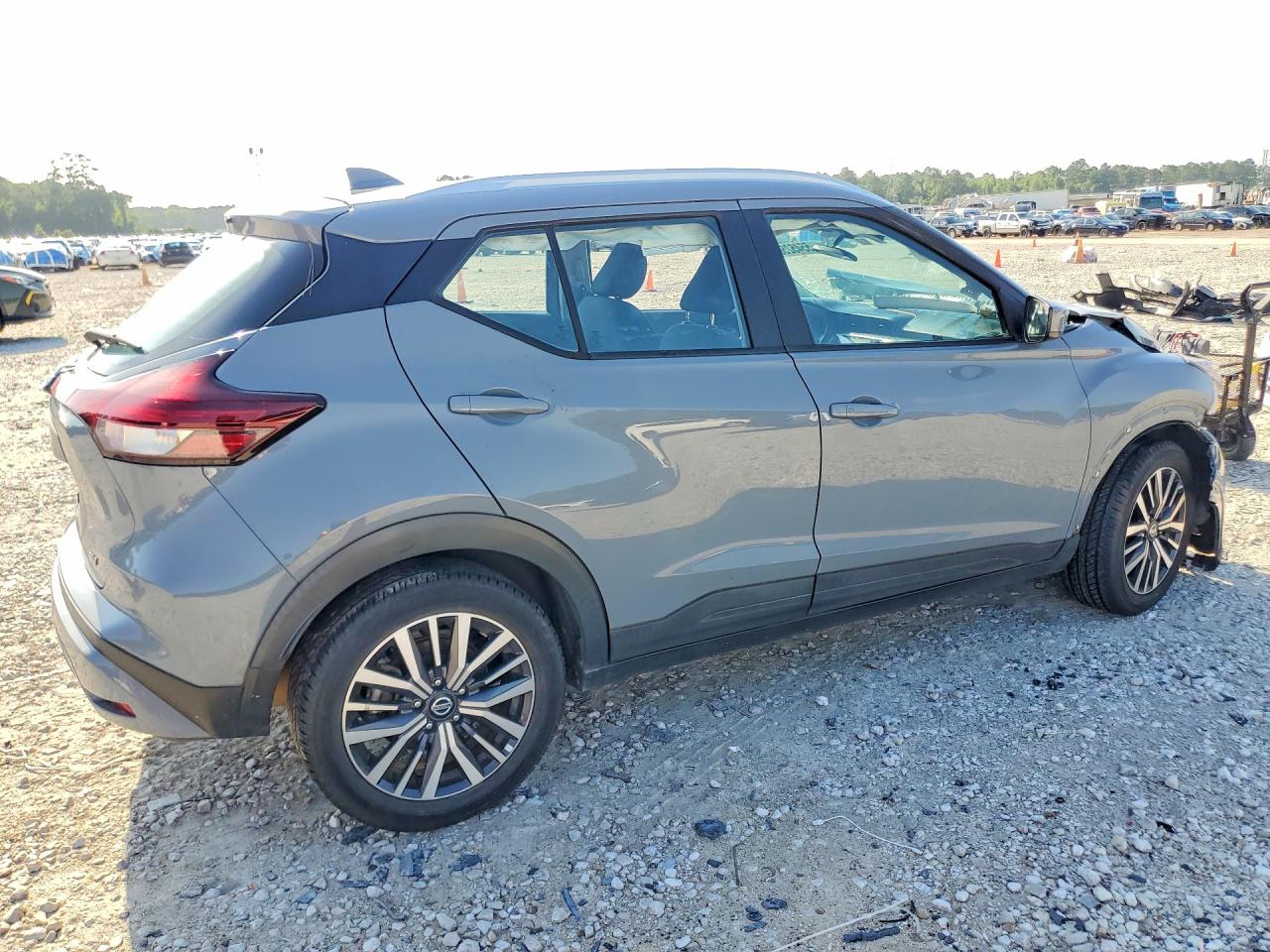 2021 NISSAN KICKS