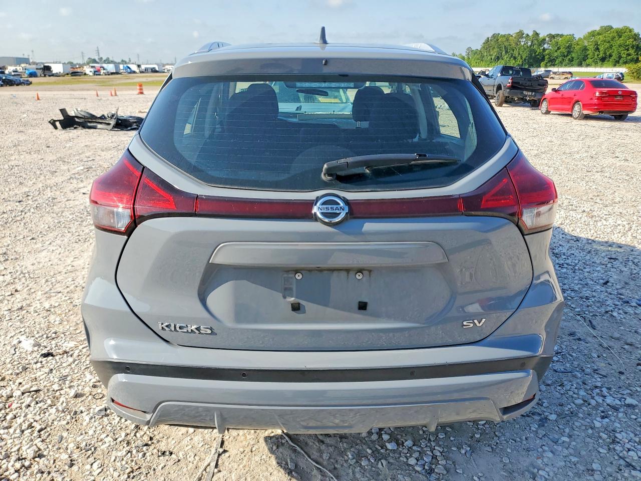 2021 NISSAN KICKS