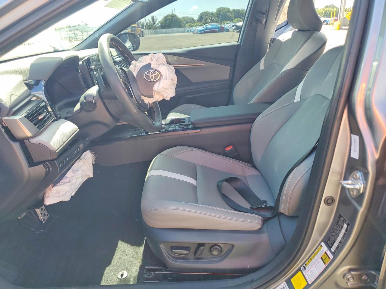 2025 TOYOTA CAMRY