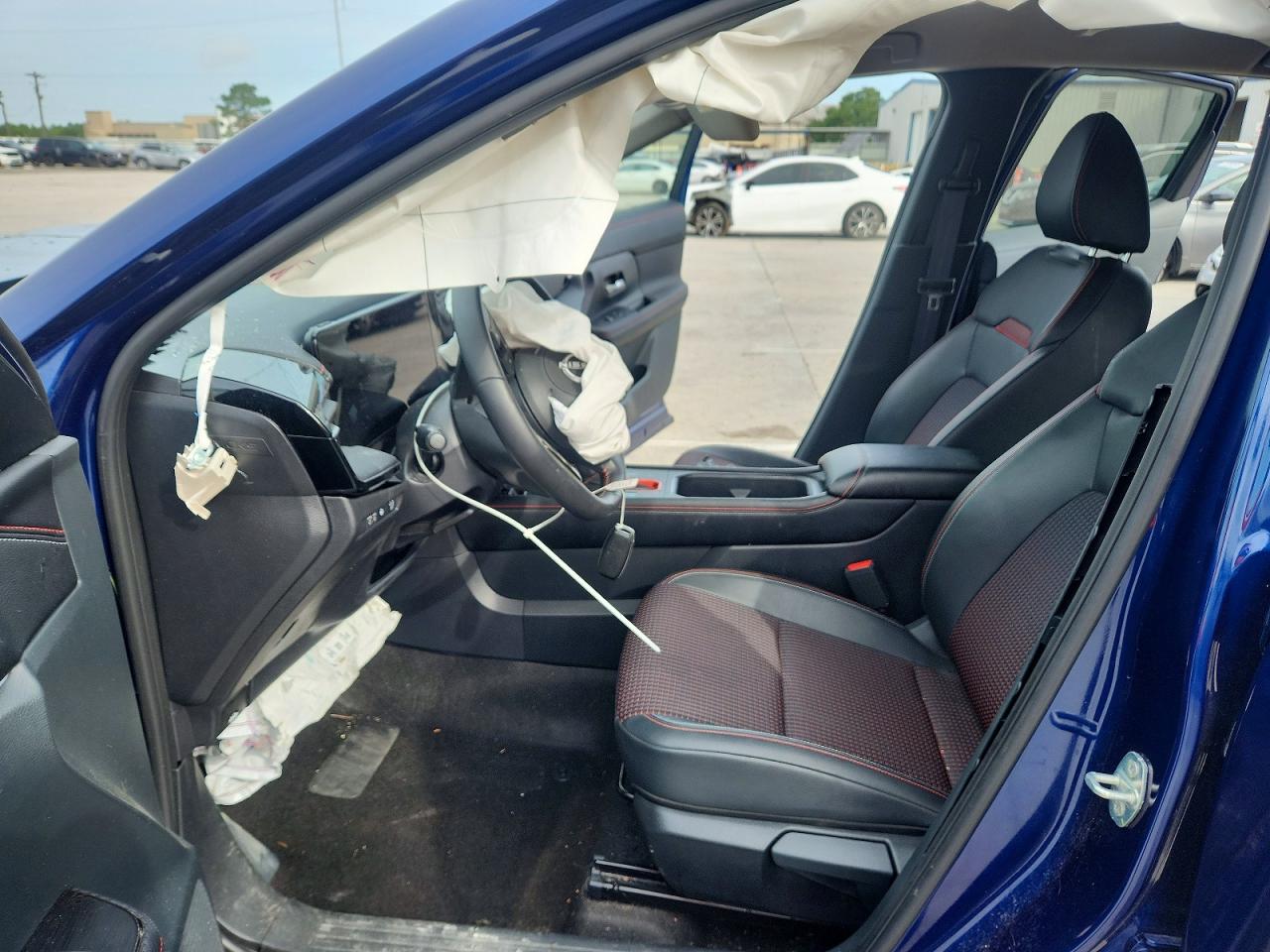 2025 NISSAN KICKS