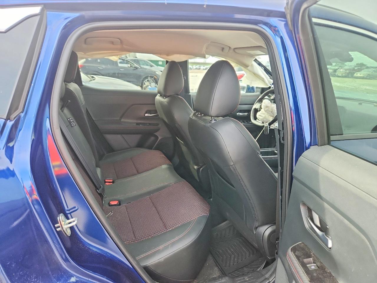 2025 NISSAN KICKS