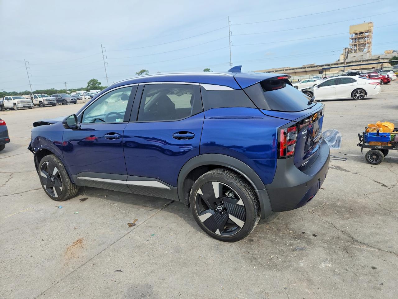 2025 NISSAN KICKS