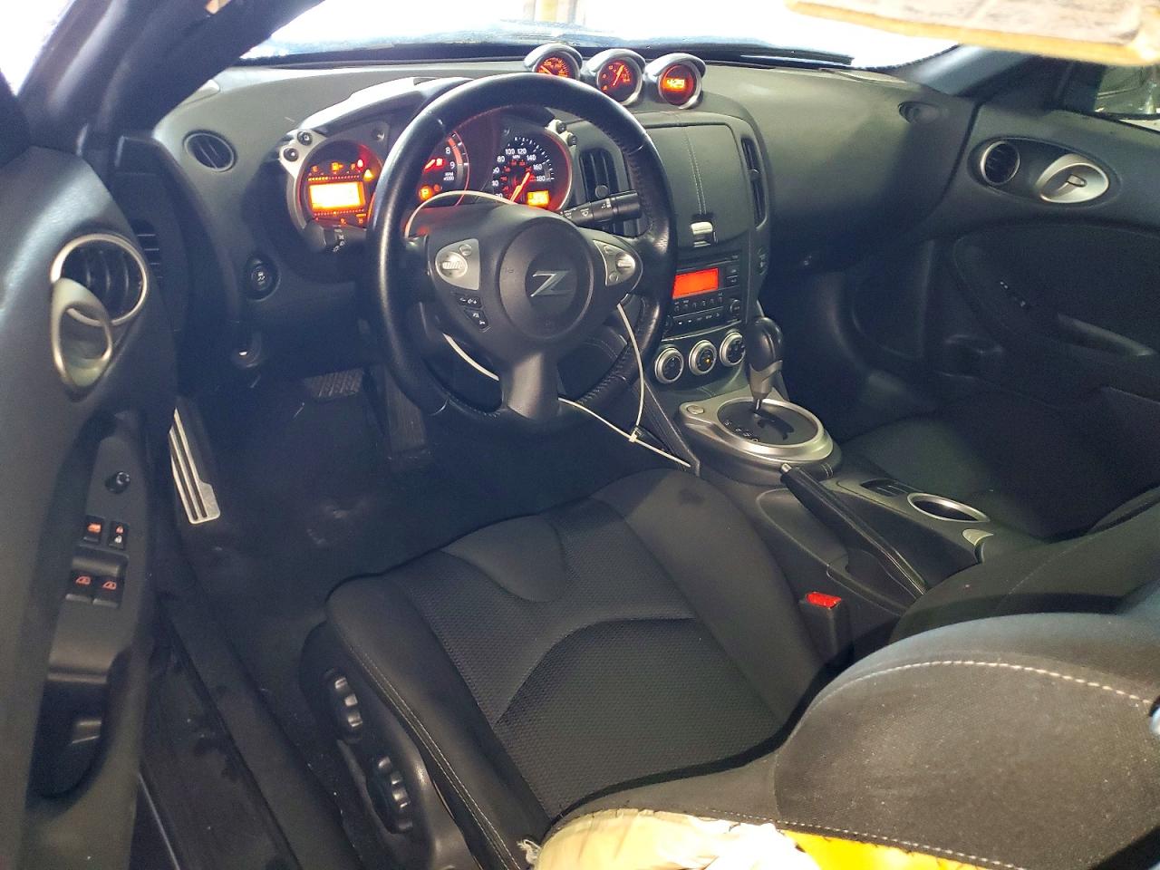 2015 NISSAN 370Z