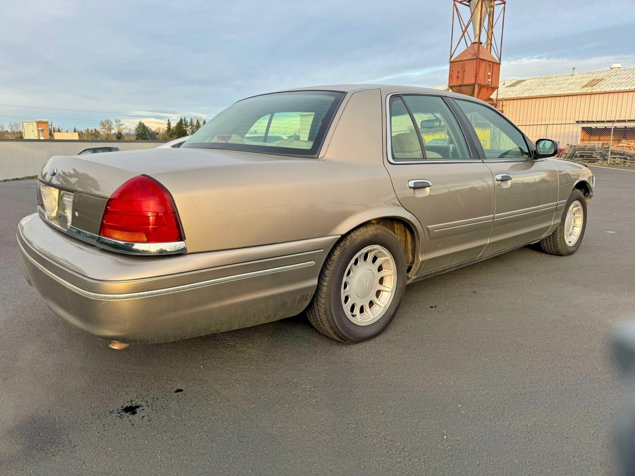 2001 FORD CROWN VIC