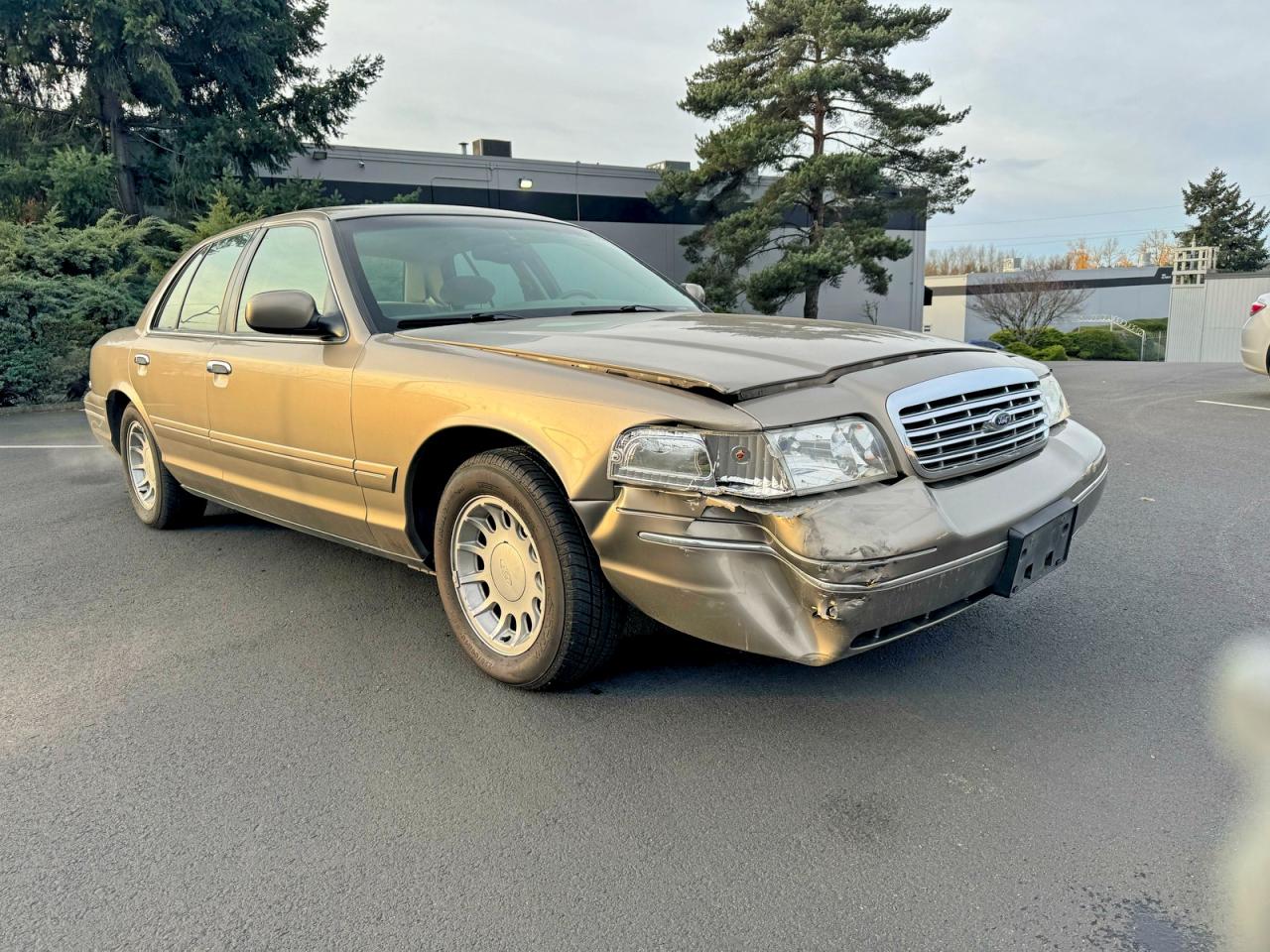 2001 FORD CROWN VIC