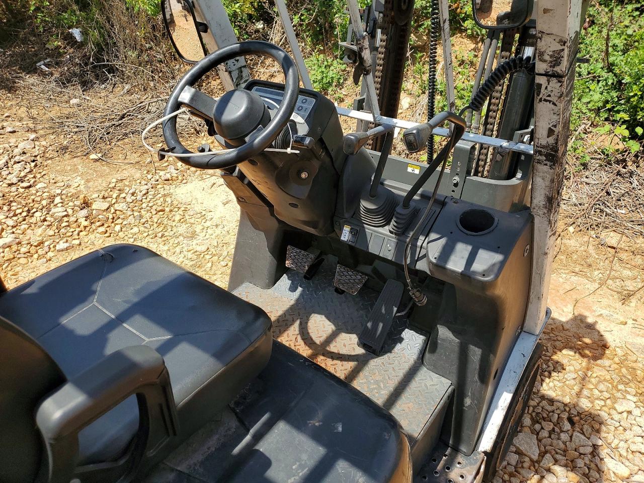 2017 UNICARIERS FORKLIFT