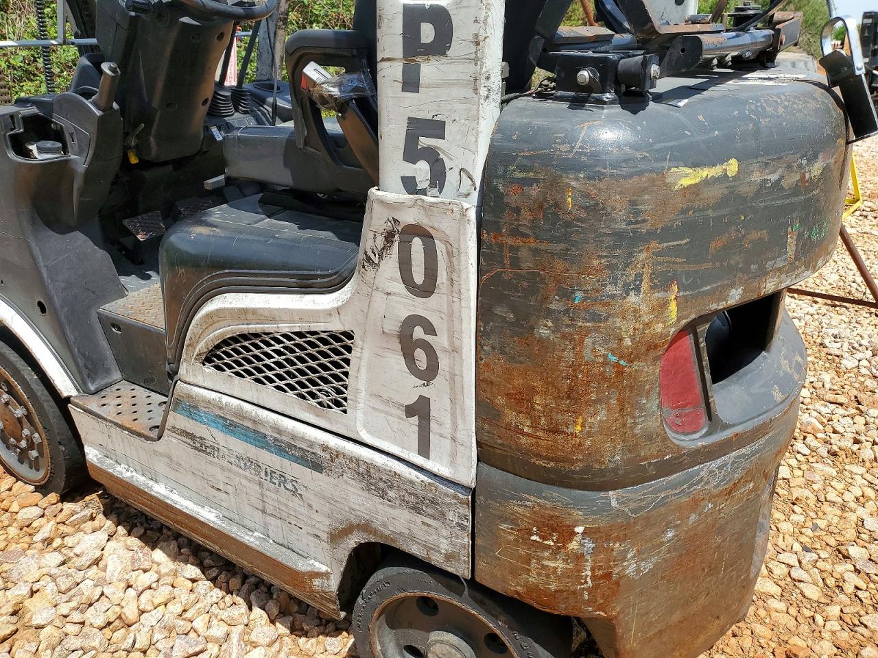 2017 UNICARIERS FORKLIFT