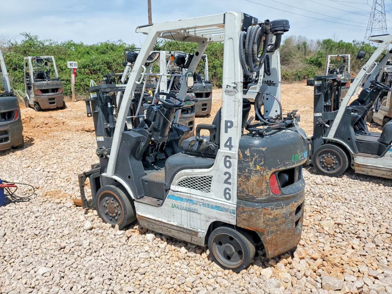 2016 UNICARIERS FORKLIFT