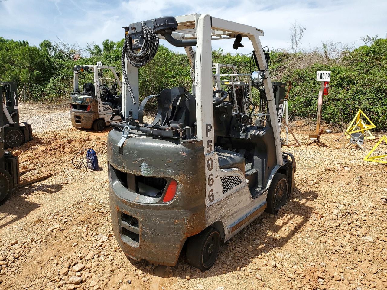 2017 UNICARIERS FORKLIFT