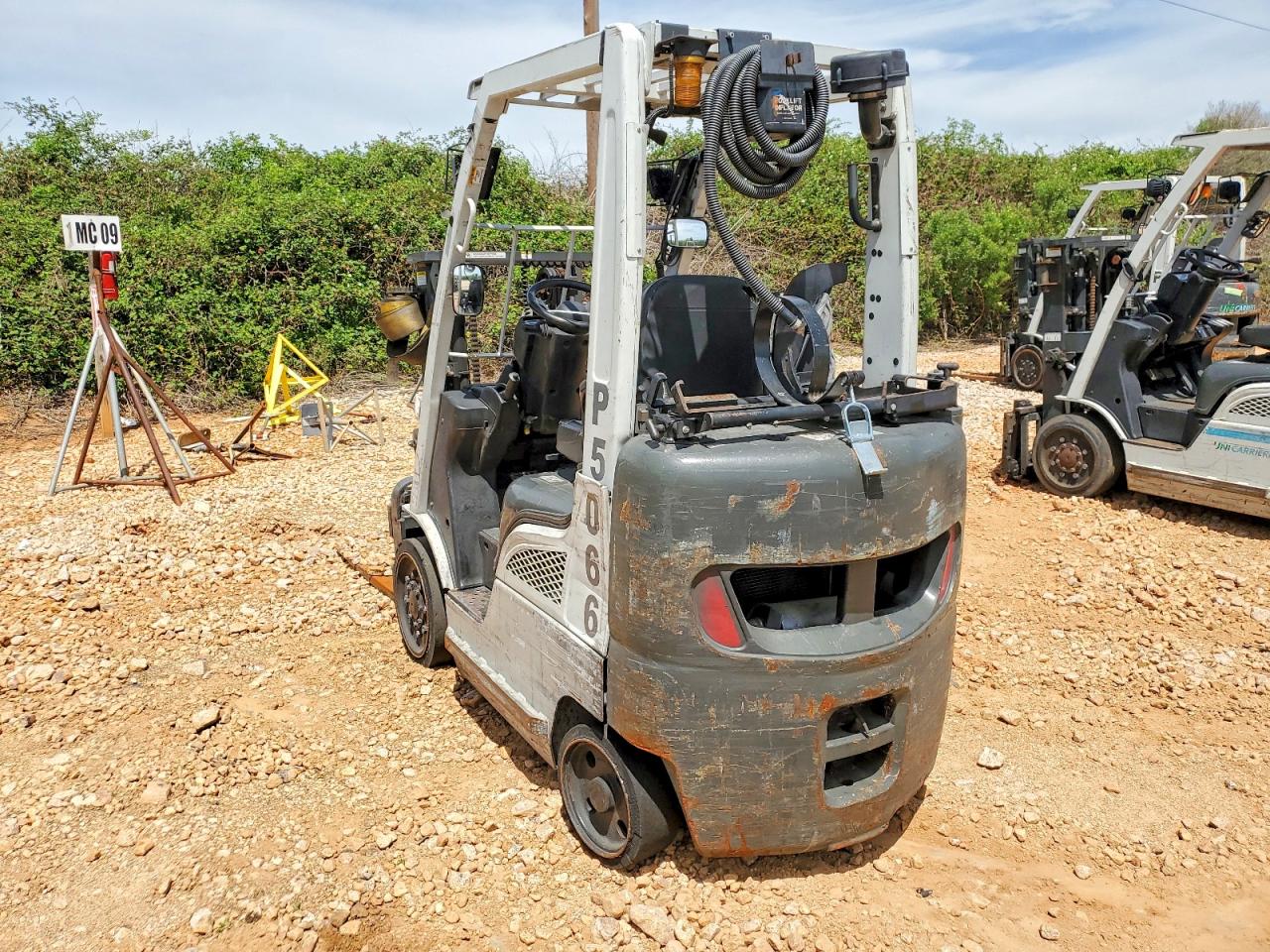 2017 UNICARIERS FORKLIFT