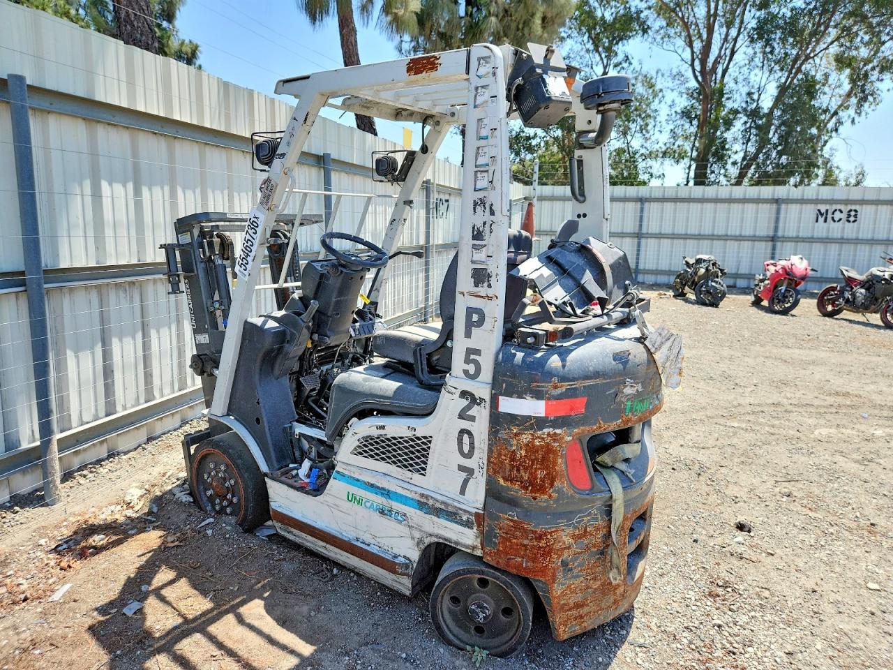 2017 UNICARIERS FORKLIFT