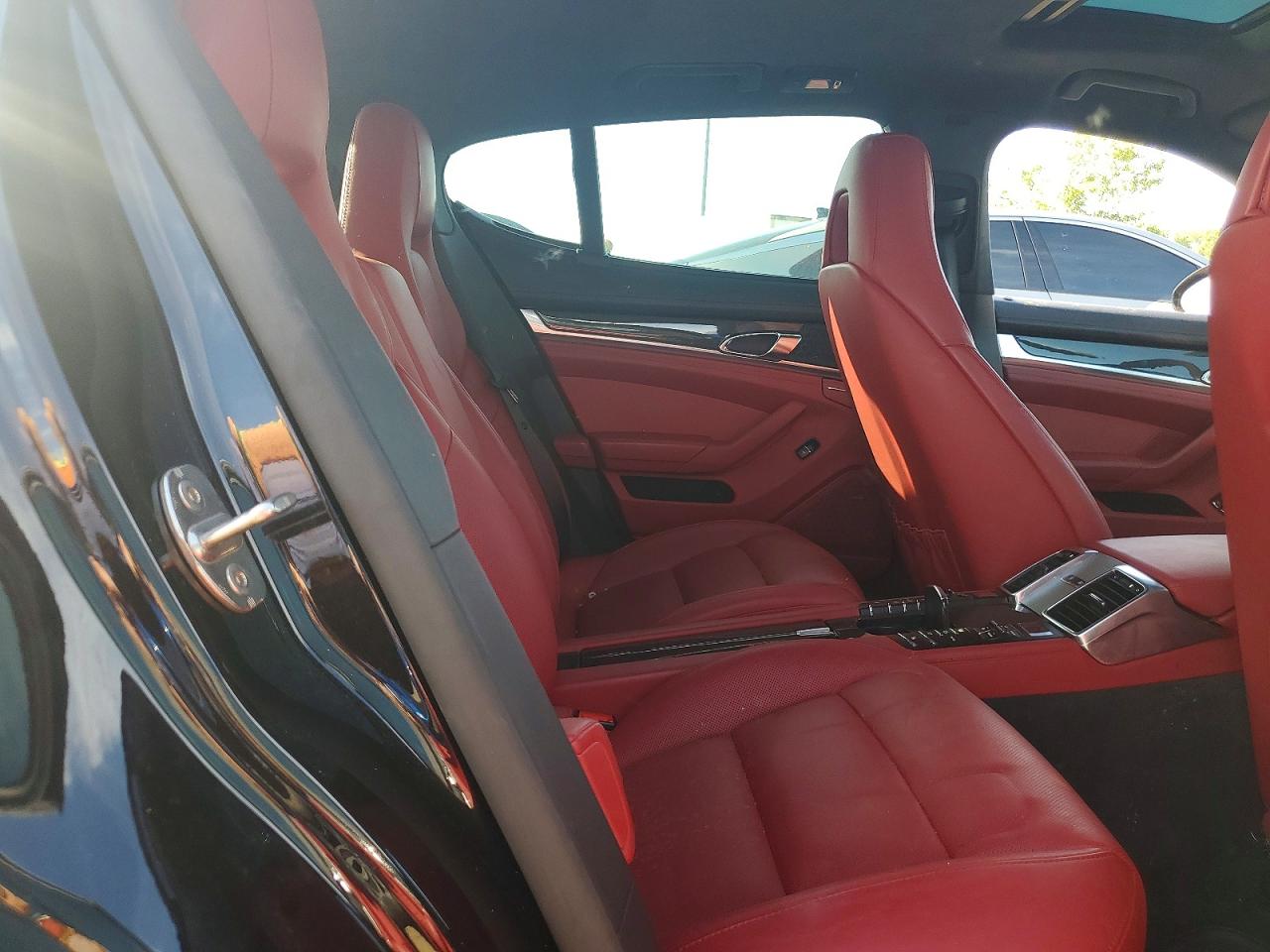 2016 PORSCHE PANAMERA