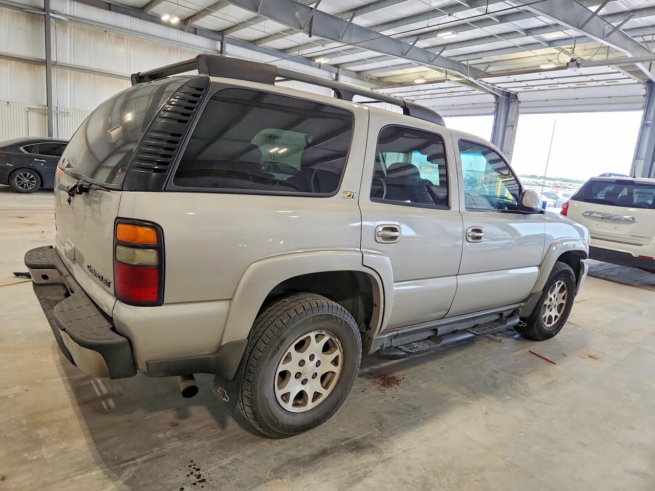 2004 CHEVROLET TAHOE
