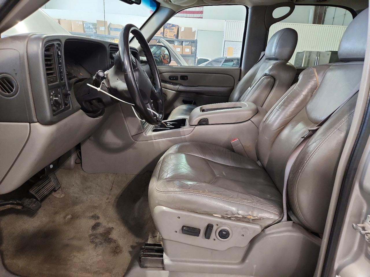 2004 CHEVROLET TAHOE