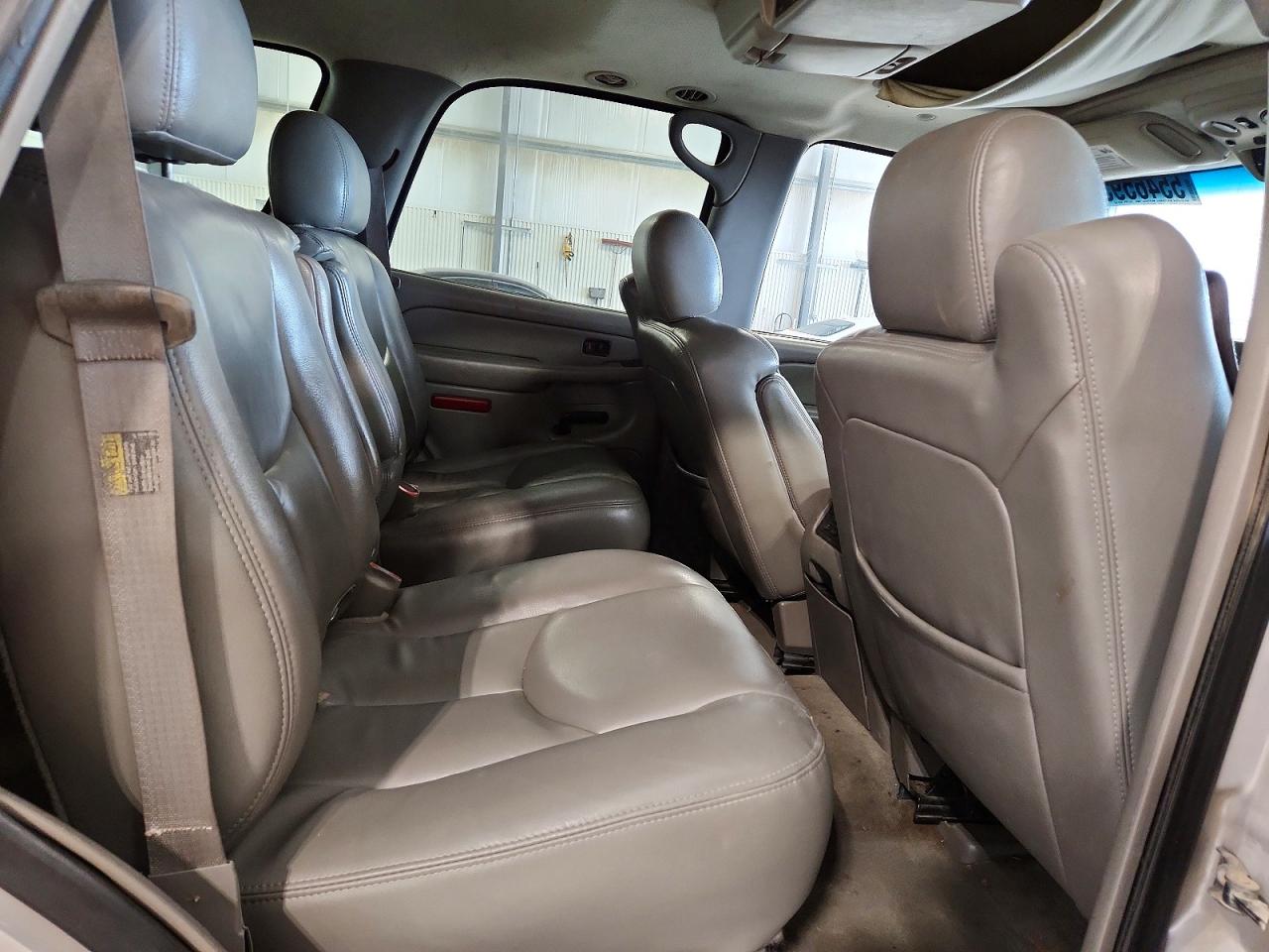 2004 CHEVROLET TAHOE