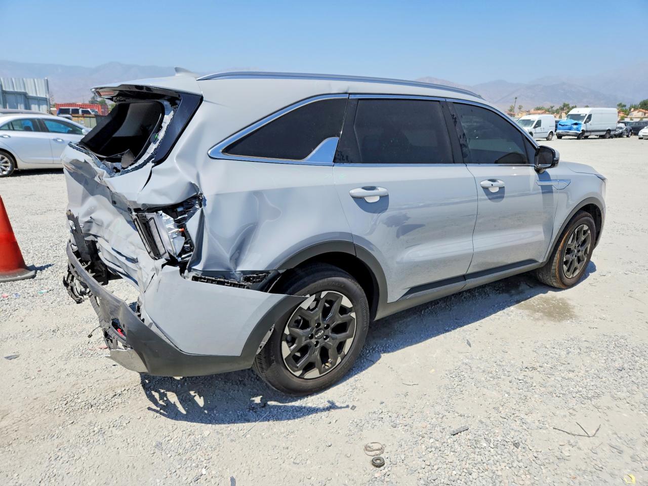 2025 KIA SORENTO