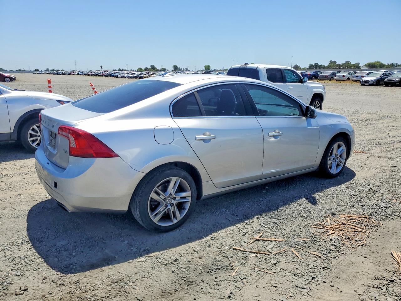 2015 VOLV S60