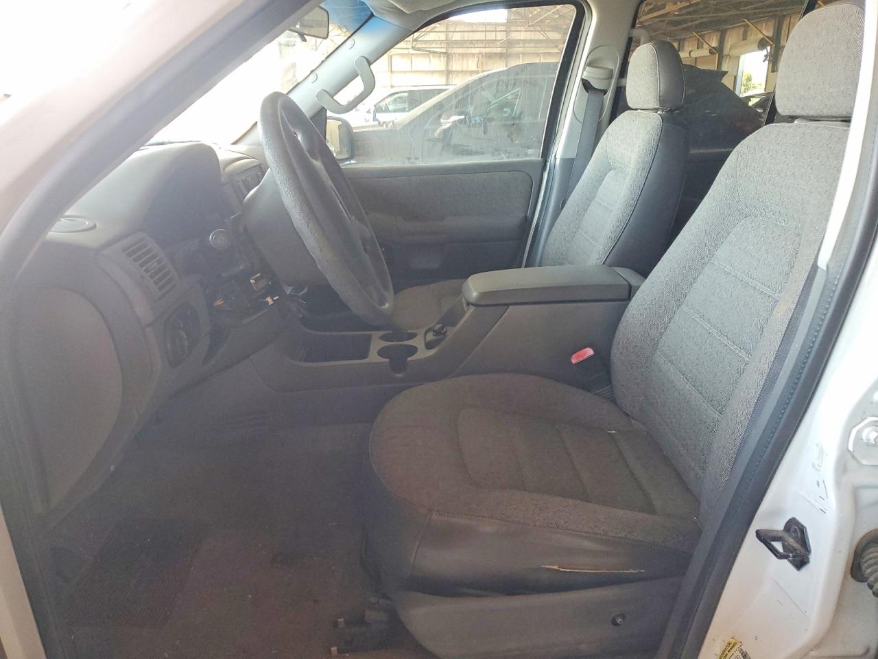 2004 FORD EXPLORER