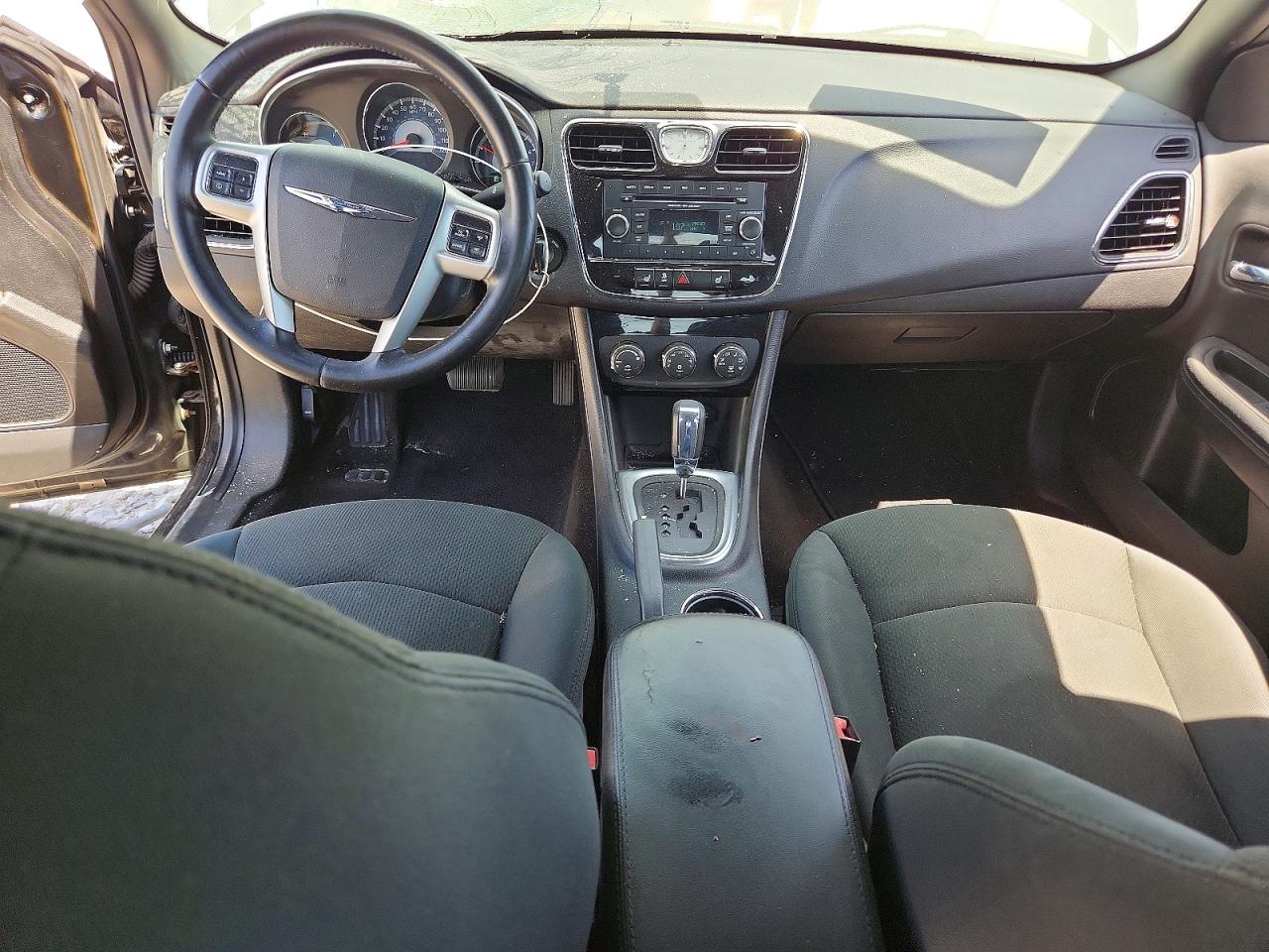2011 CHRYSLER 200
