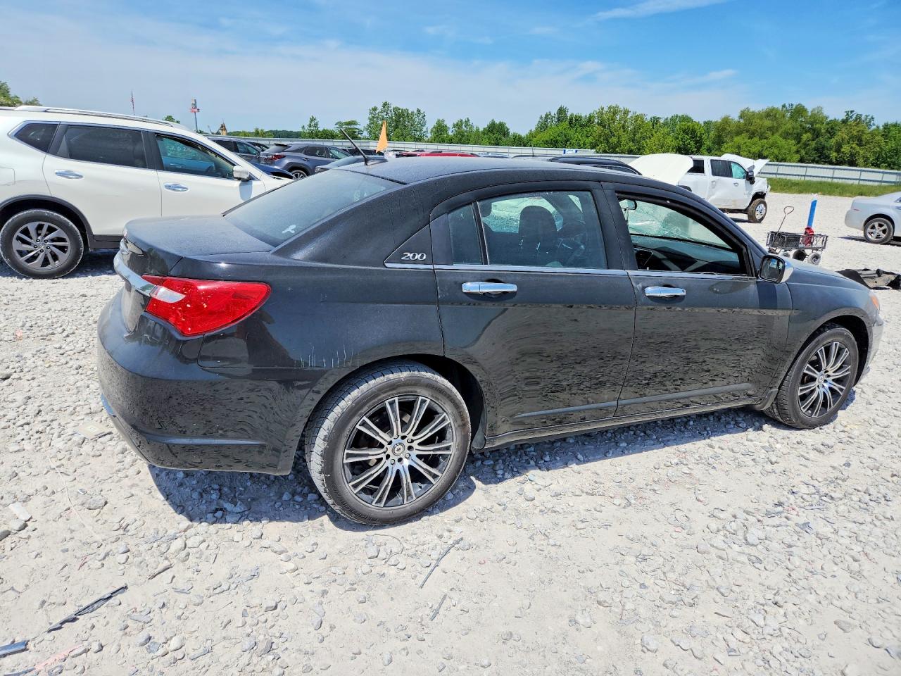 2011 CHRYSLER 200