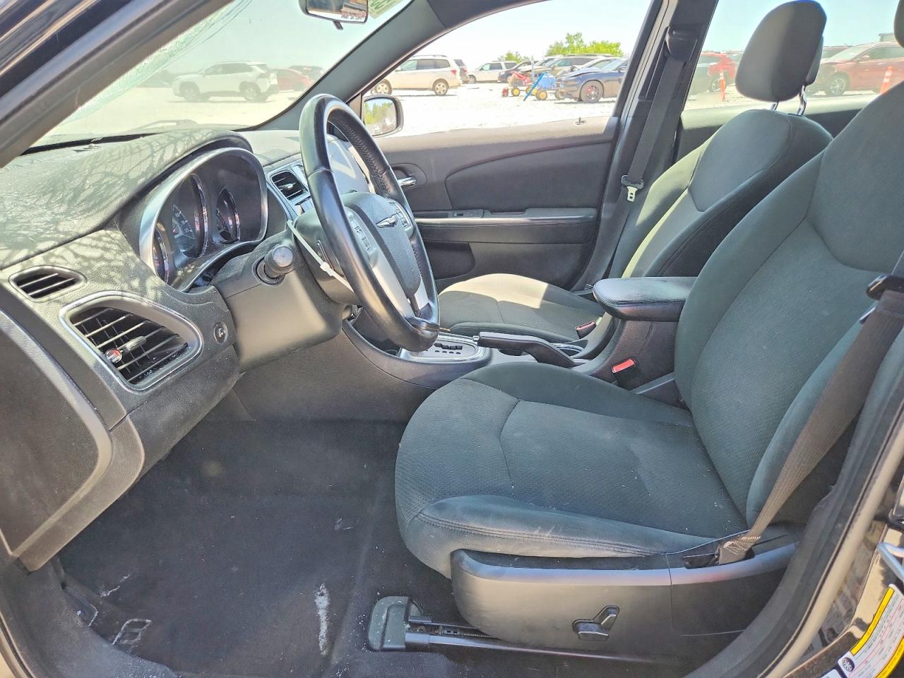 2011 CHRYSLER 200