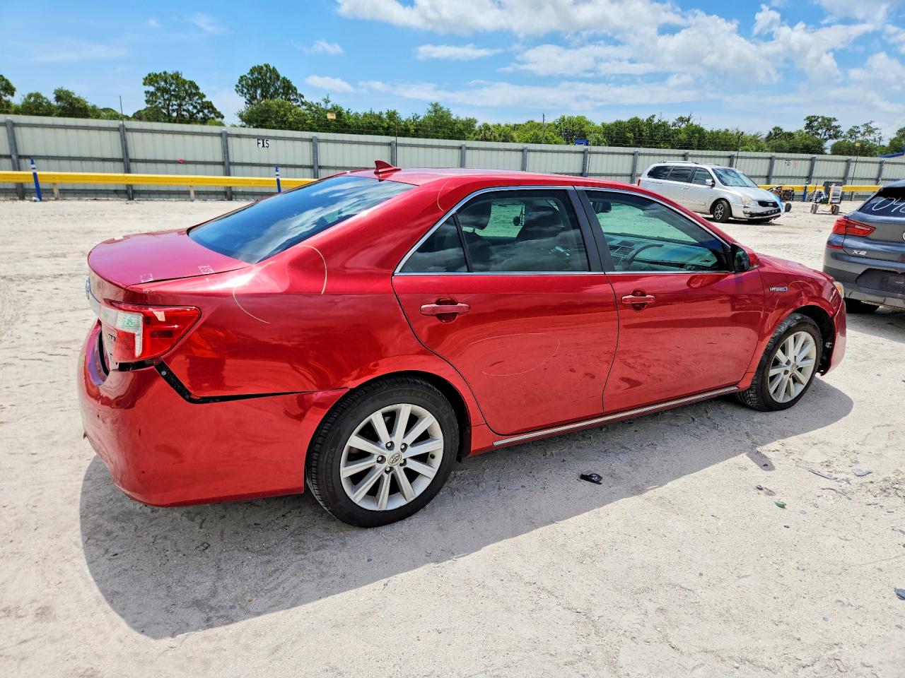 2013 TOYOTA CAMRY SOLA