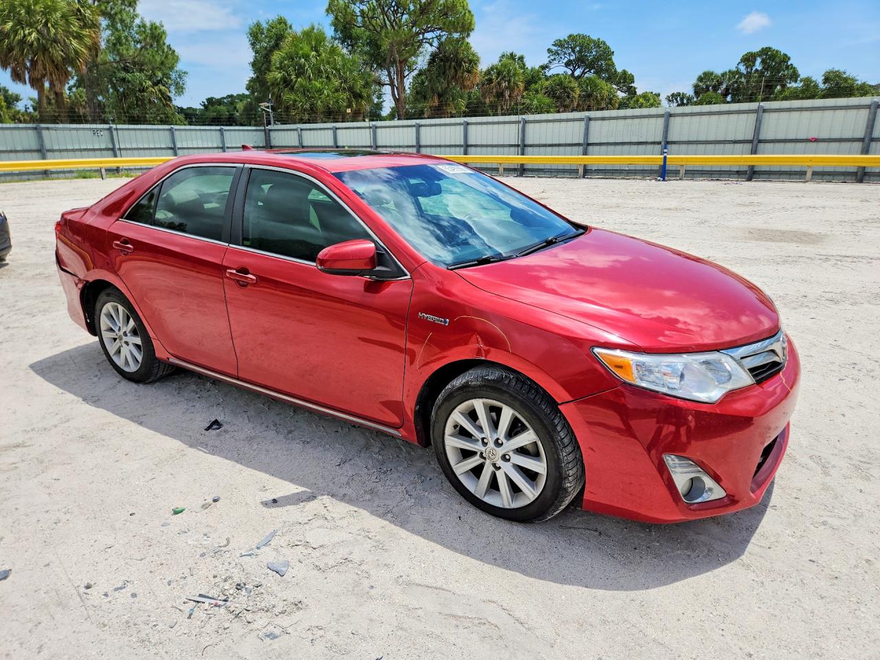 2013 TOYOTA CAMRY SOLA