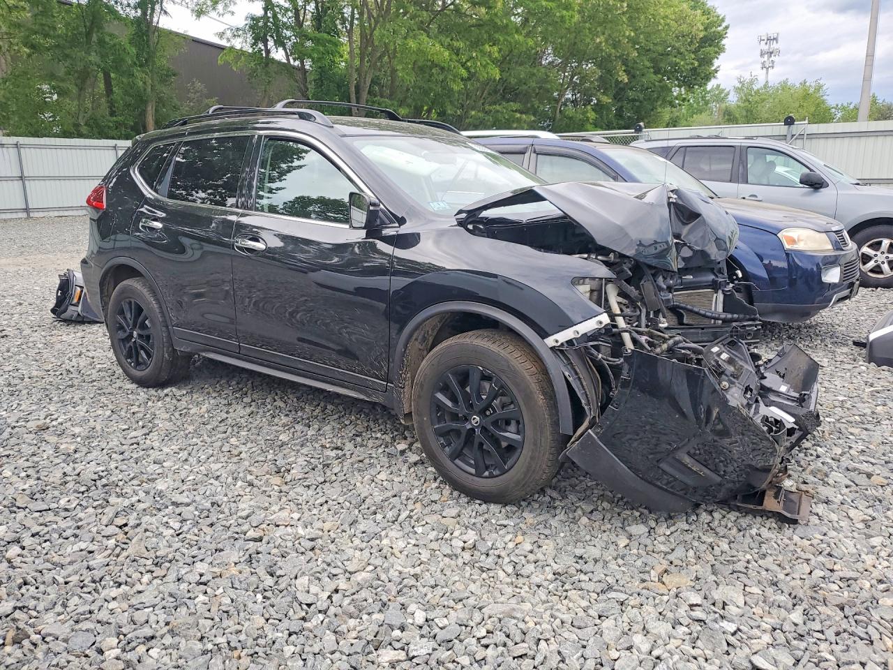 2017 NISSAN ROGUE