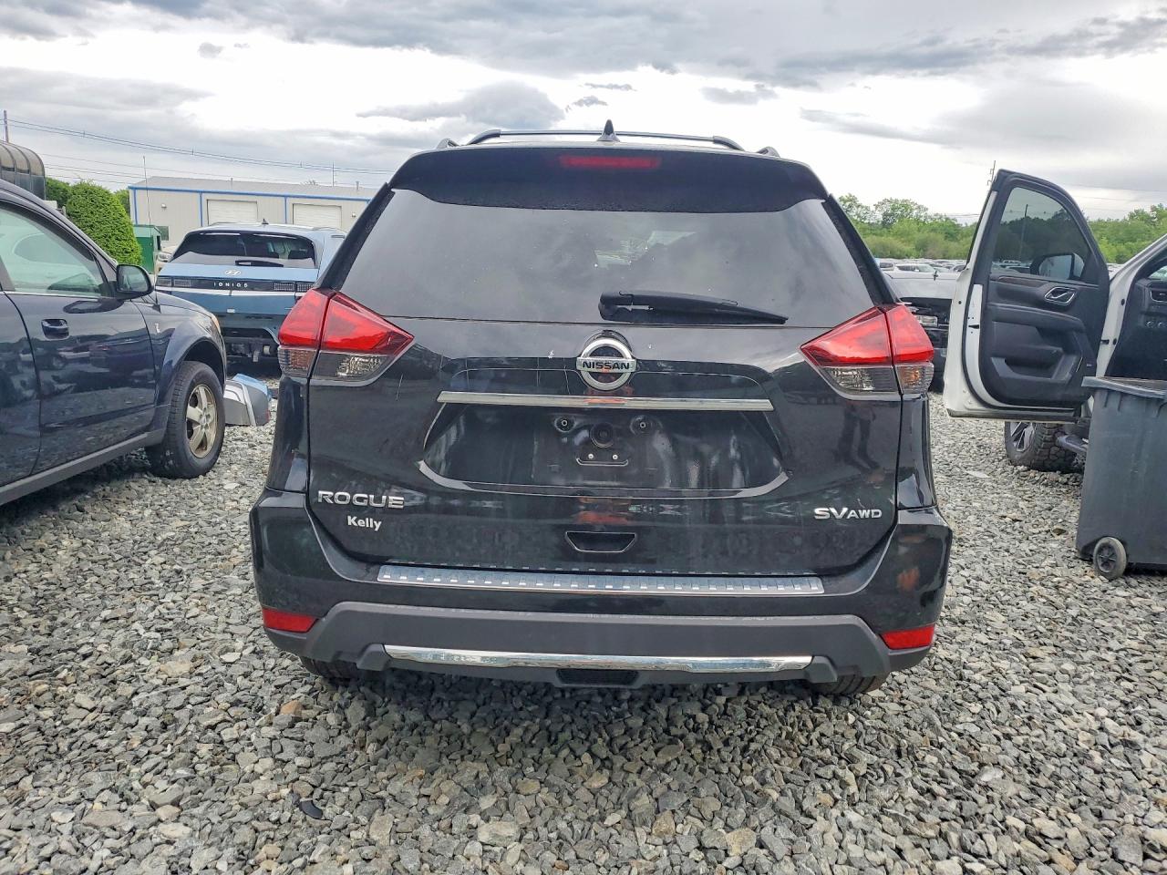 2017 NISSAN ROGUE