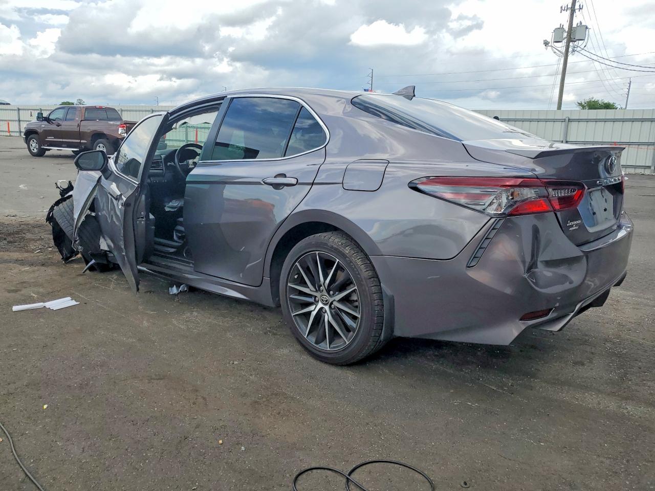 2024 TOYOTA CAMRY