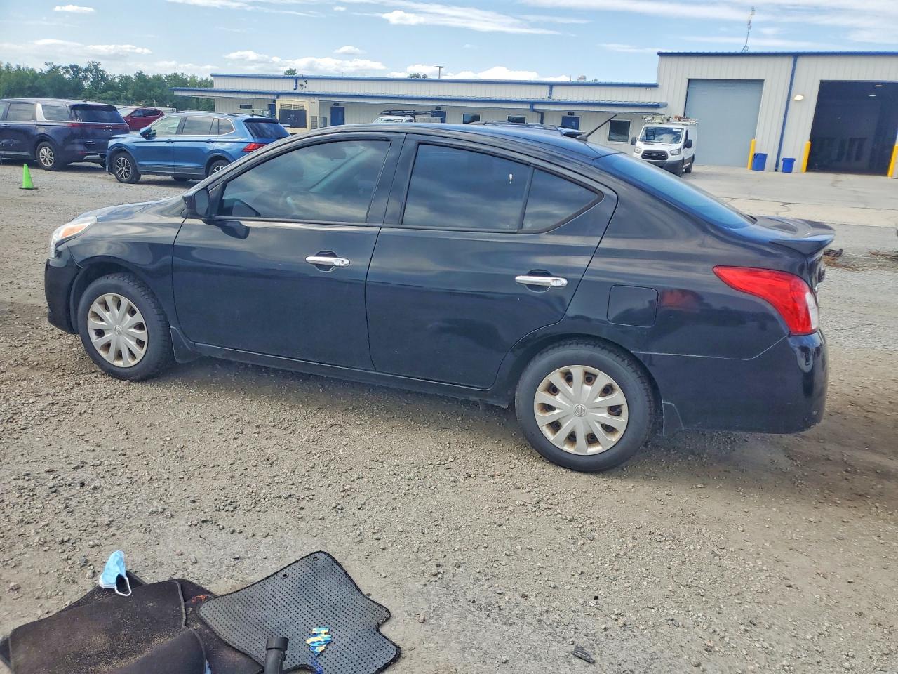 2017 NISSAN VERSA