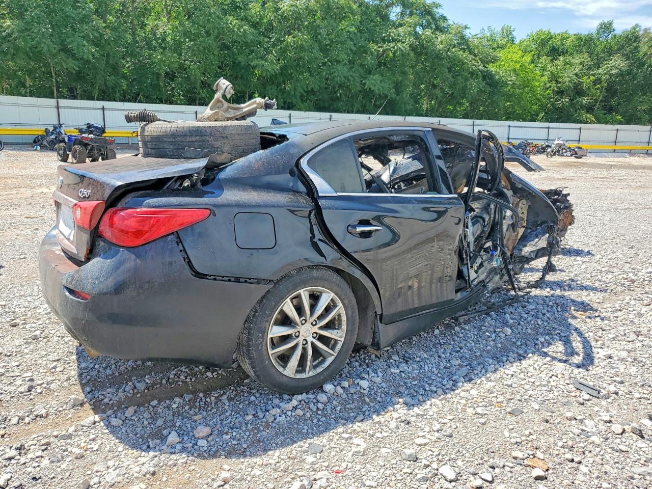 2015 INFINITI Q50