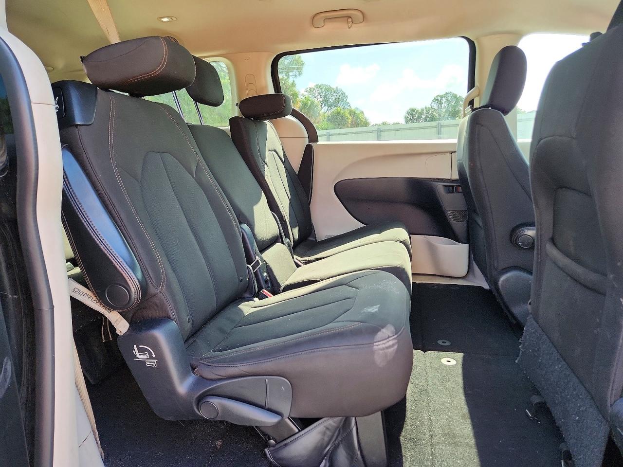 2017 CHRYSLER PACIFICA