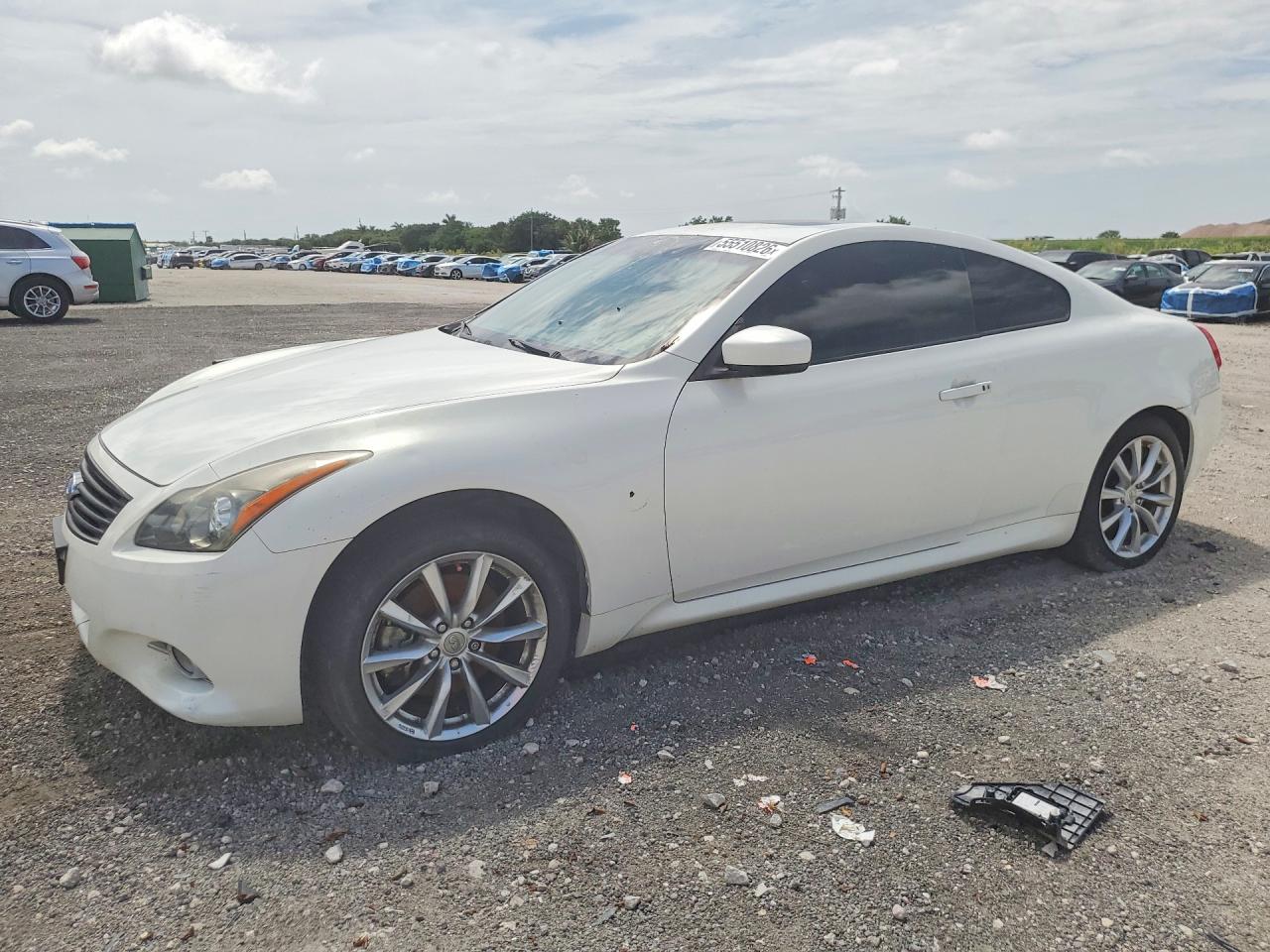 2013 INFINITI G37