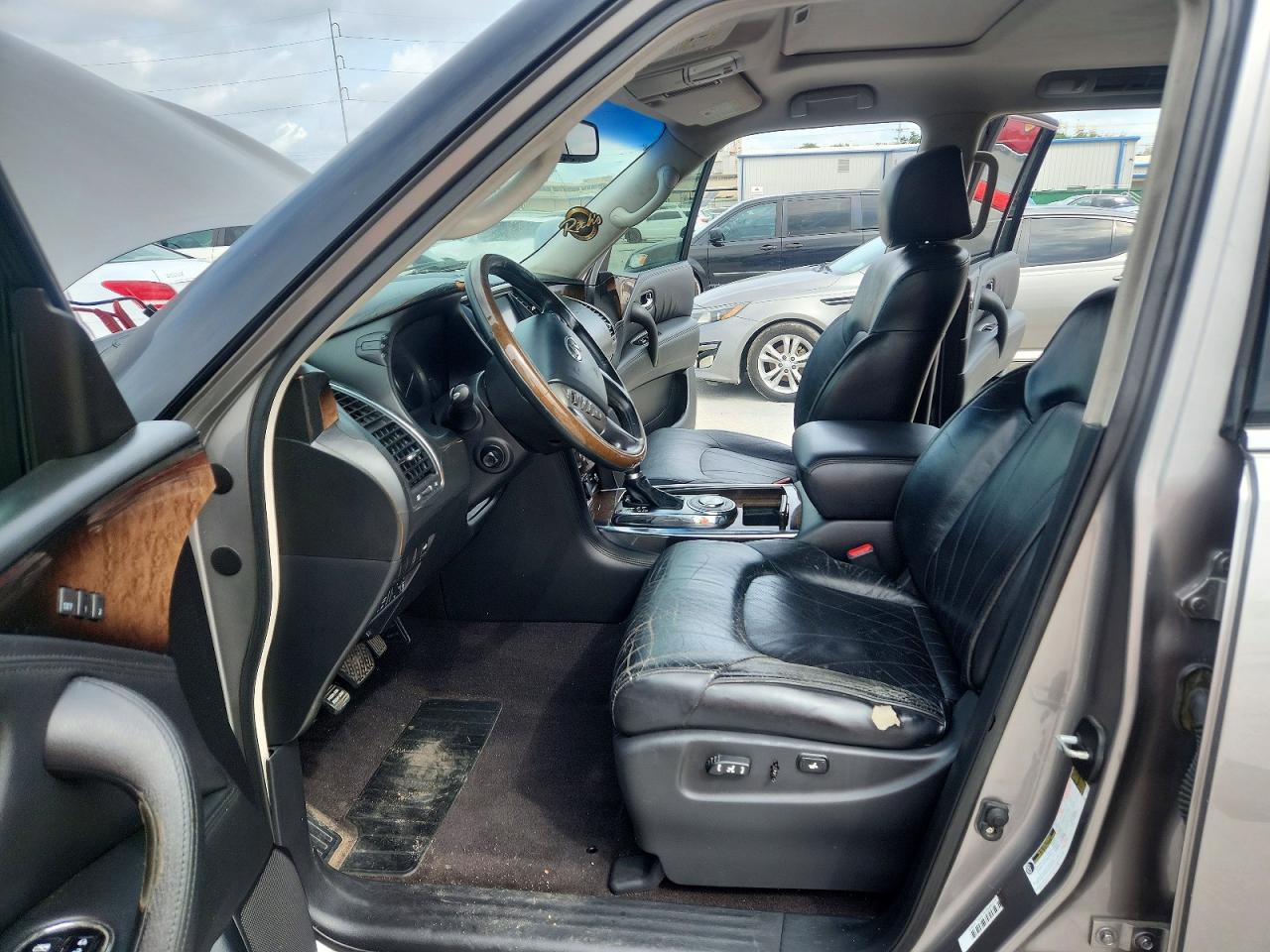 2011 INFINITI QX56